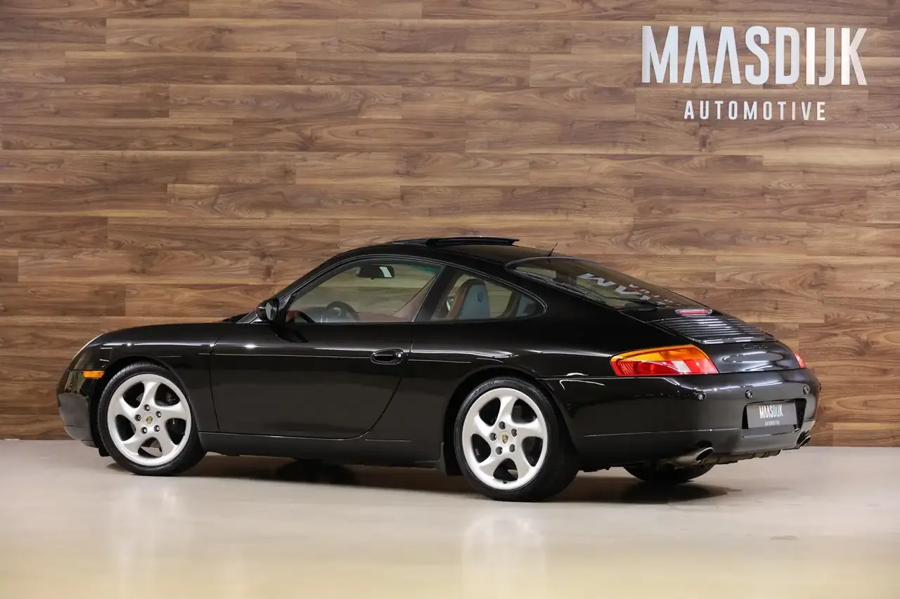 1998 Porsche 911 Carrera, 10/29