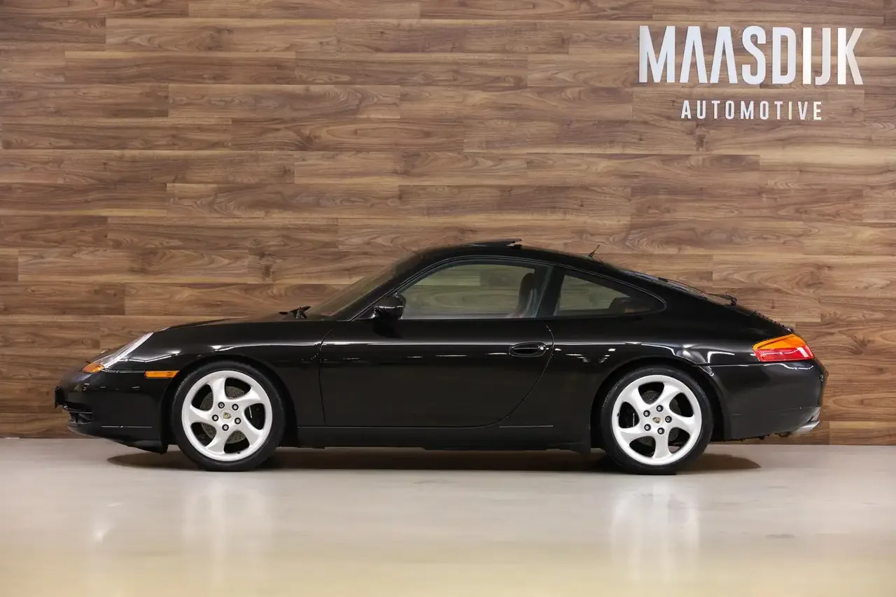 1998 Porsche 911 Carrera, 11/29