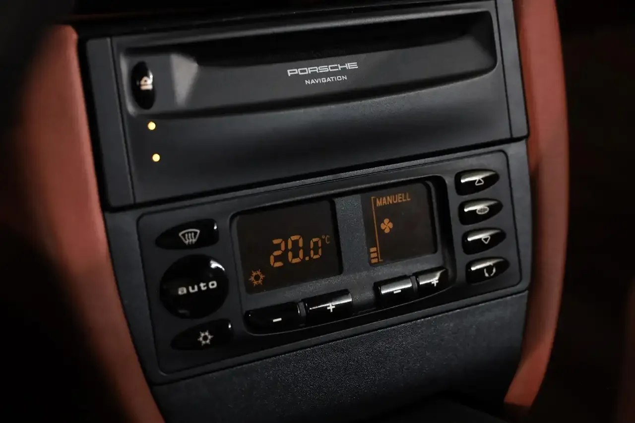 1998 Porsche 911 Carrera, 13/29