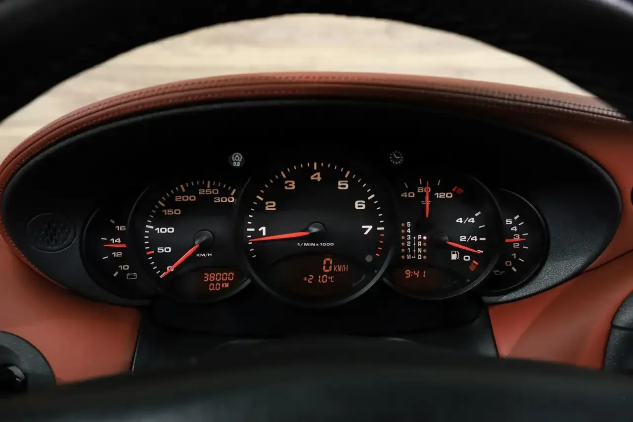 1998 Porsche 911 Carrera, 22/29