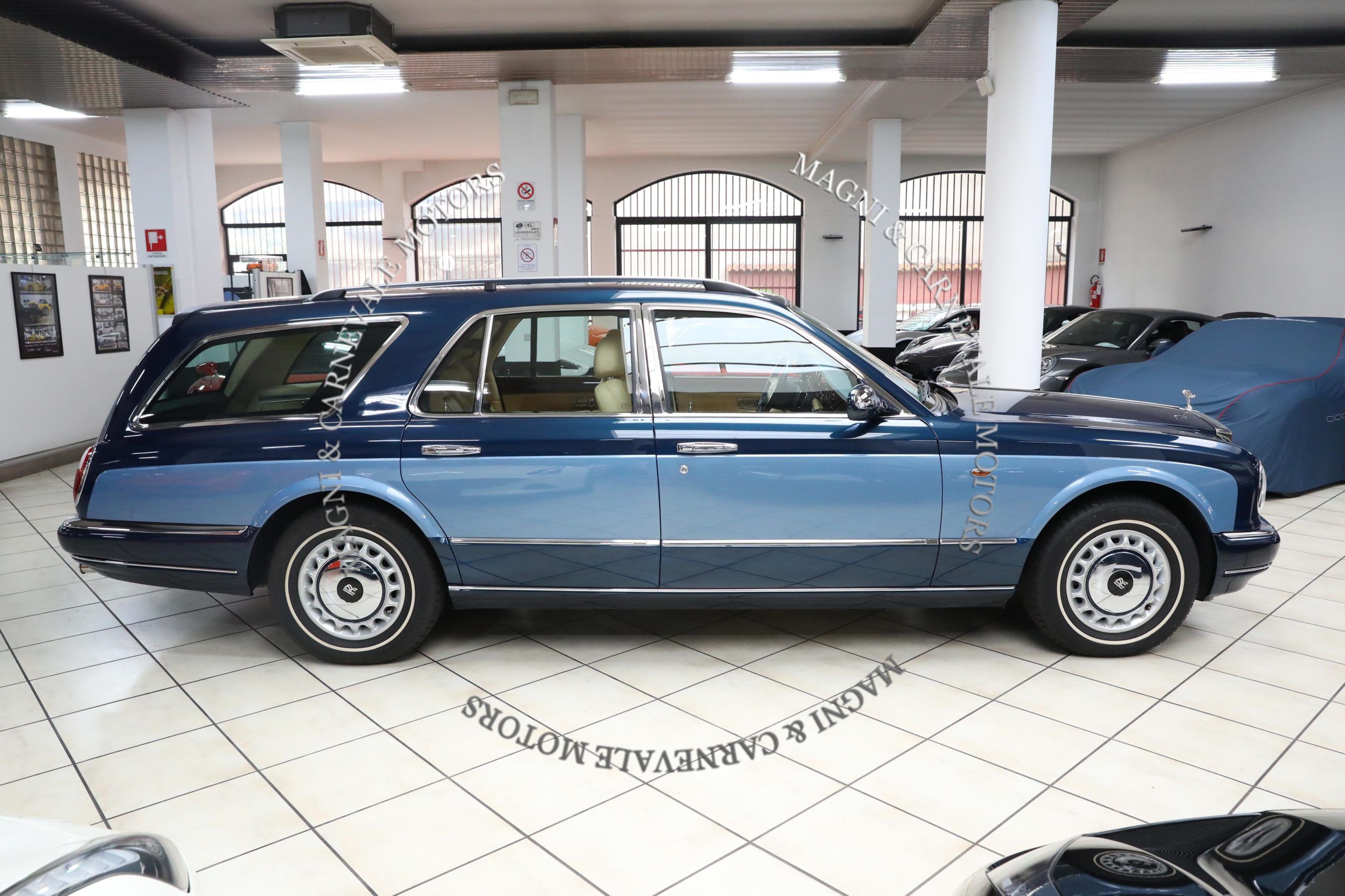 1998 Rolls-Royce Silver Seraph Estate Wagon offered by a specialist dealer in Milan, Italy, photo 10 of 20