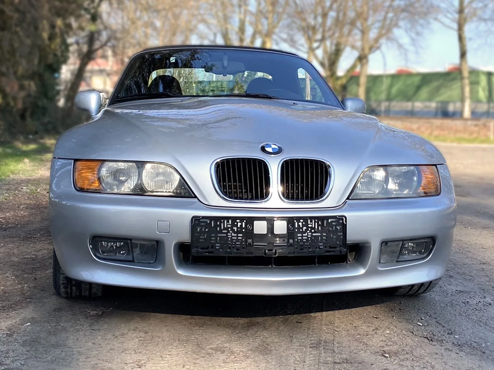 1999 BMW Z3 1.9, 2/14