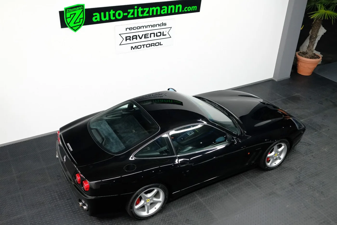 1999 Ferrari 550 Maranello offered by a specialist dealer in Nuremberg, Germany, photo 4 of 15