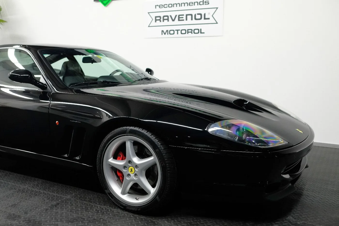 1999 Ferrari 550 Maranello offered by a specialist dealer in Nuremberg, Germany, photo 6 of 15