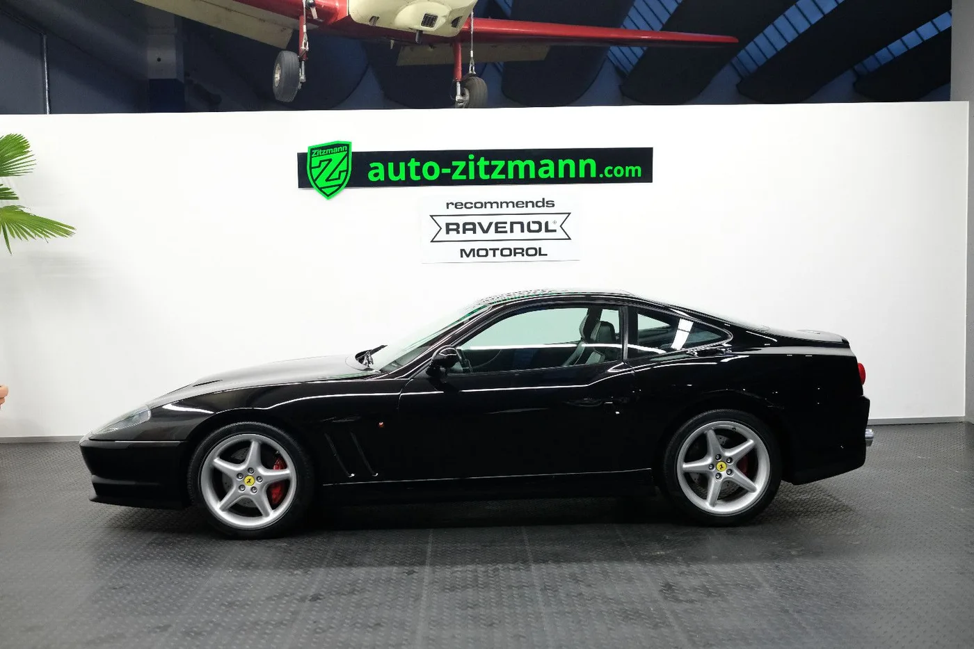 1999 Ferrari 550 Maranello offered by a specialist dealer in Nuremberg, Germany, photo 10 of 15