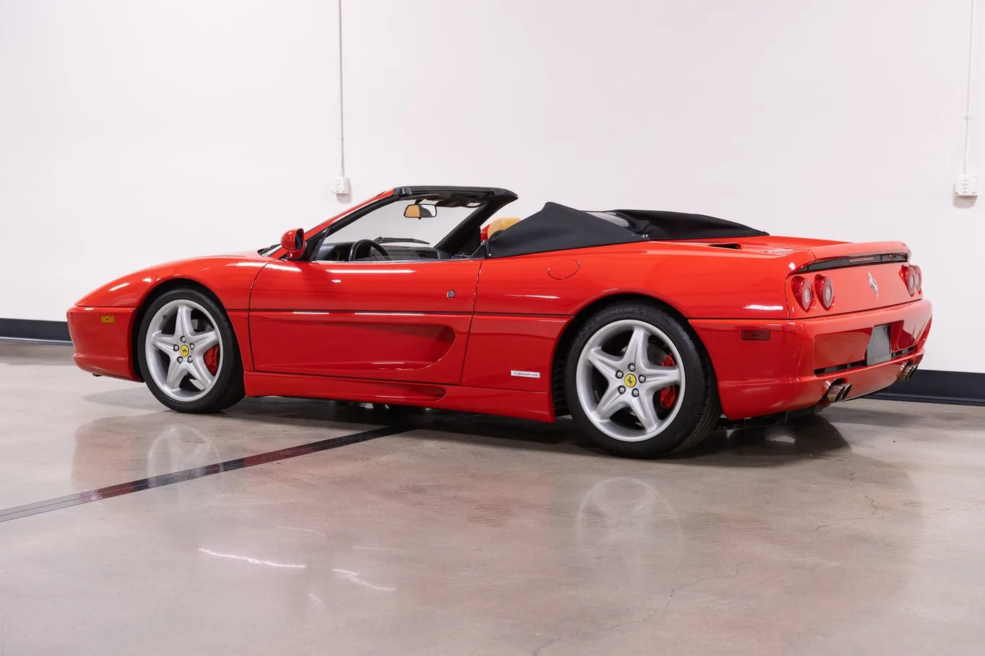 1999 Ferrari F355 Spider F1 verkauft von einem Fachhändler in Costa Mesa, Vereinigte Staaten, Foto 7 von 15