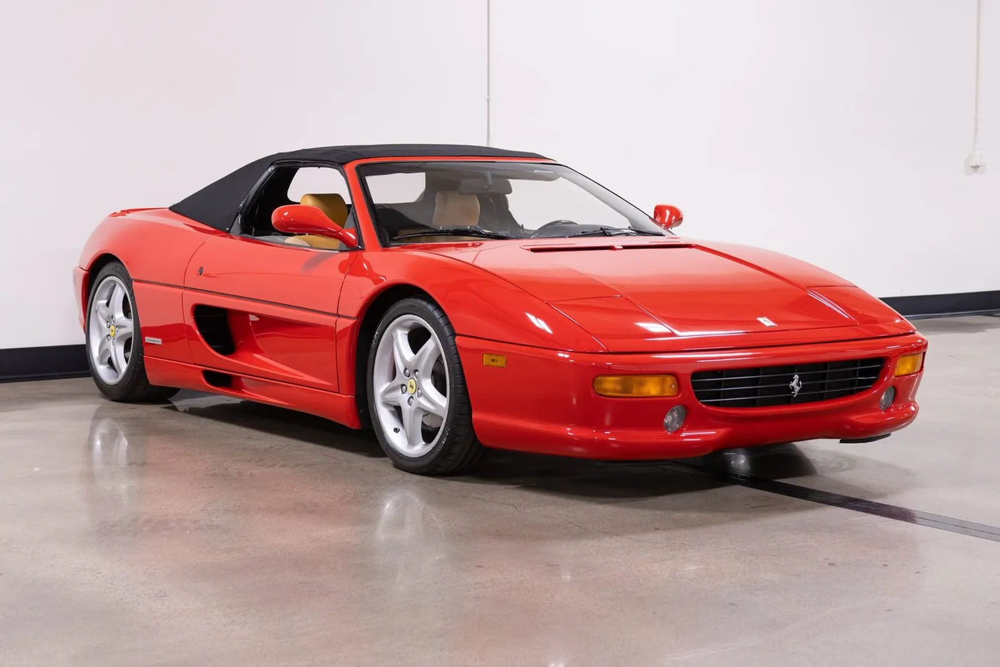 1999 Ferrari F355 Spider F1 verkauft von einem Fachhändler in Costa Mesa, Vereinigte Staaten, Foto 11 von 15