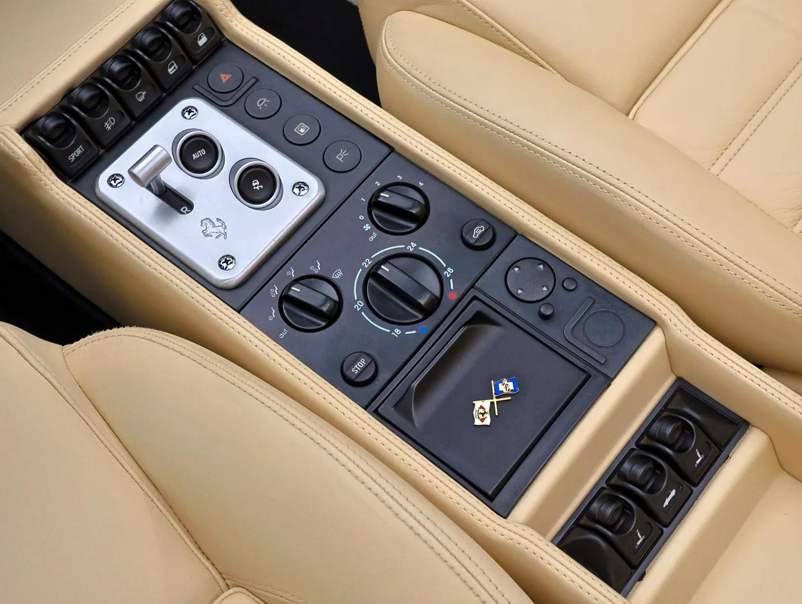 1999 Ferrari F355 Spider F1, 28/30