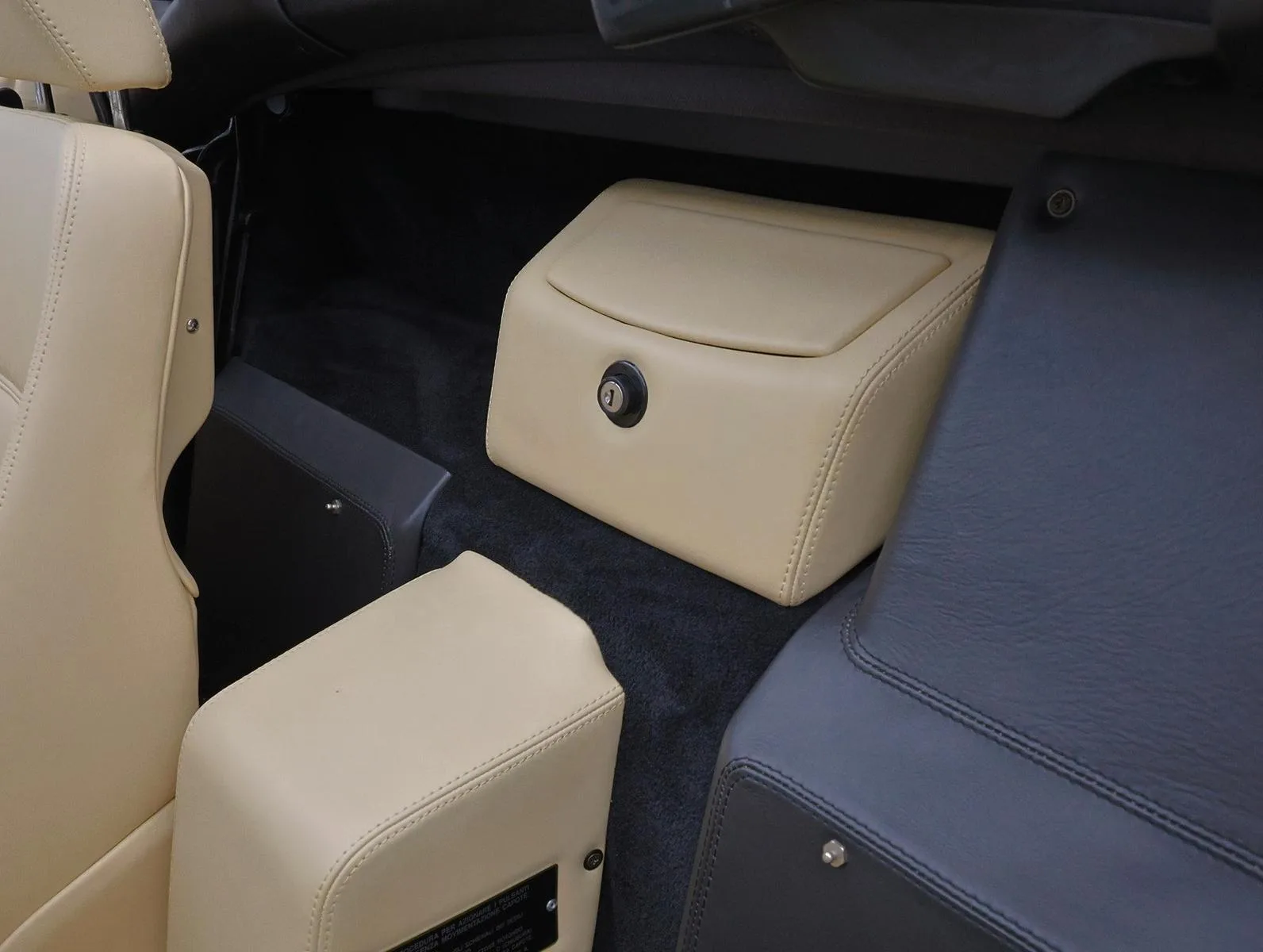 1999 Ferrari F355 Spider F1, 29/30