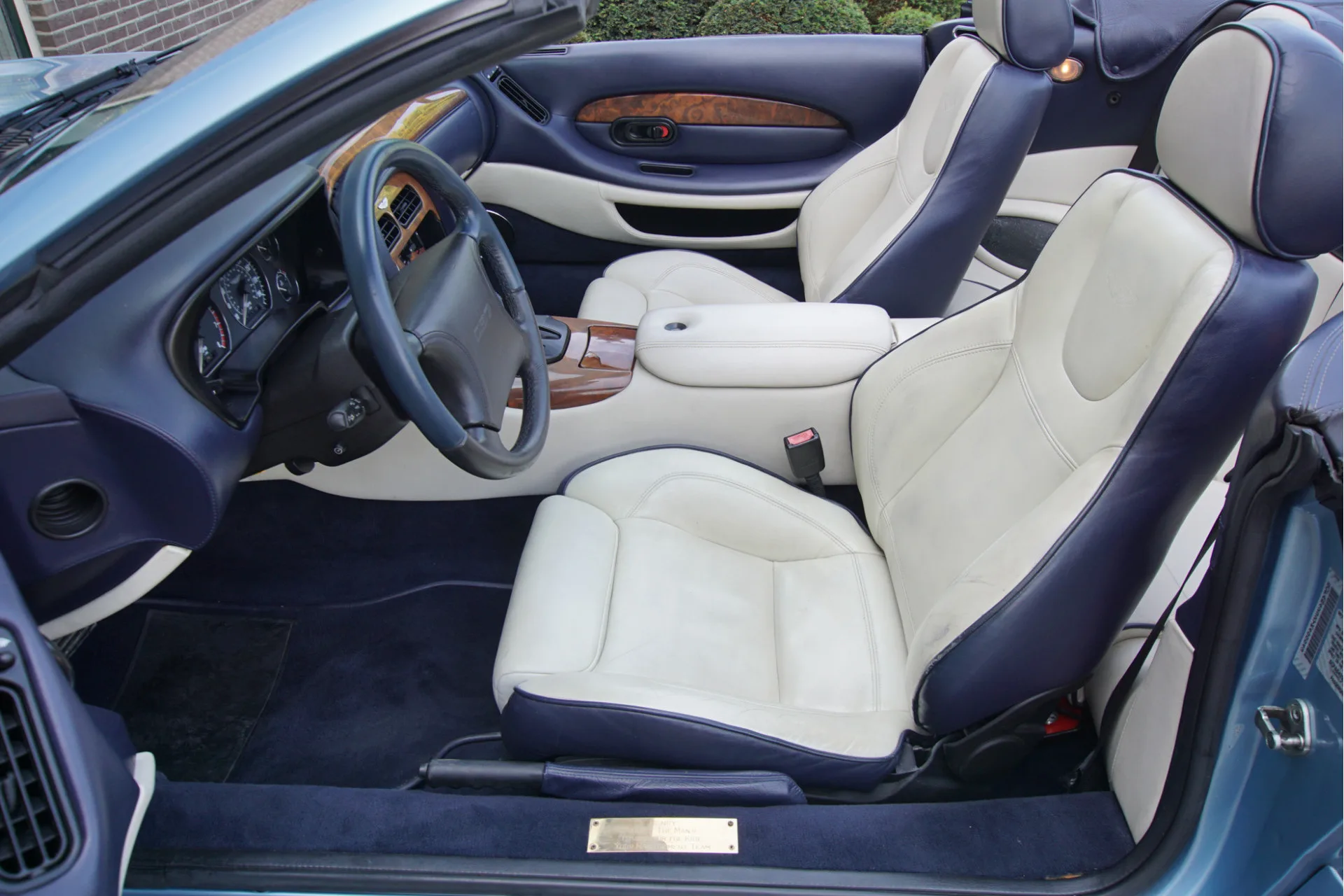 2000 Aston Martin DB7 Vantage Volante, 3/30