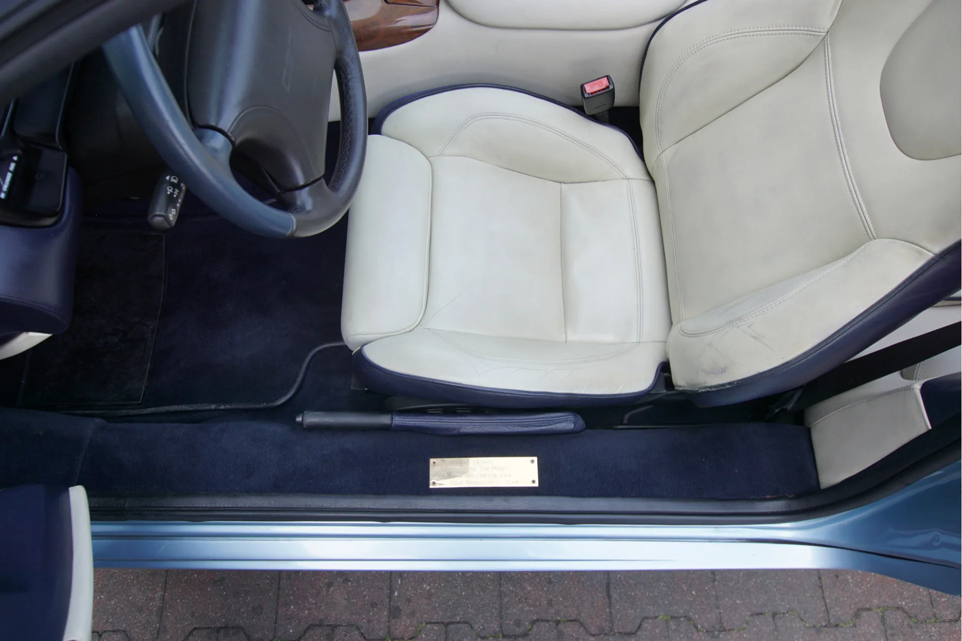 2000 Aston Martin DB7 Vantage Volante, 12/30