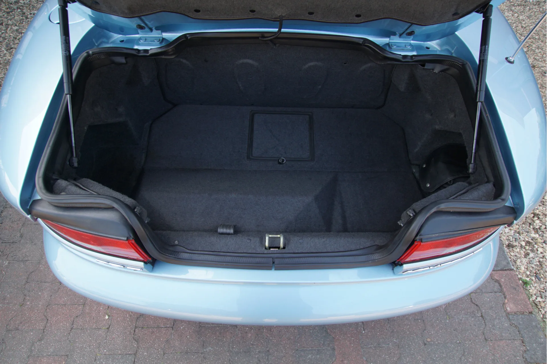 2000 Aston Martin DB7 Vantage Volante, 21/30