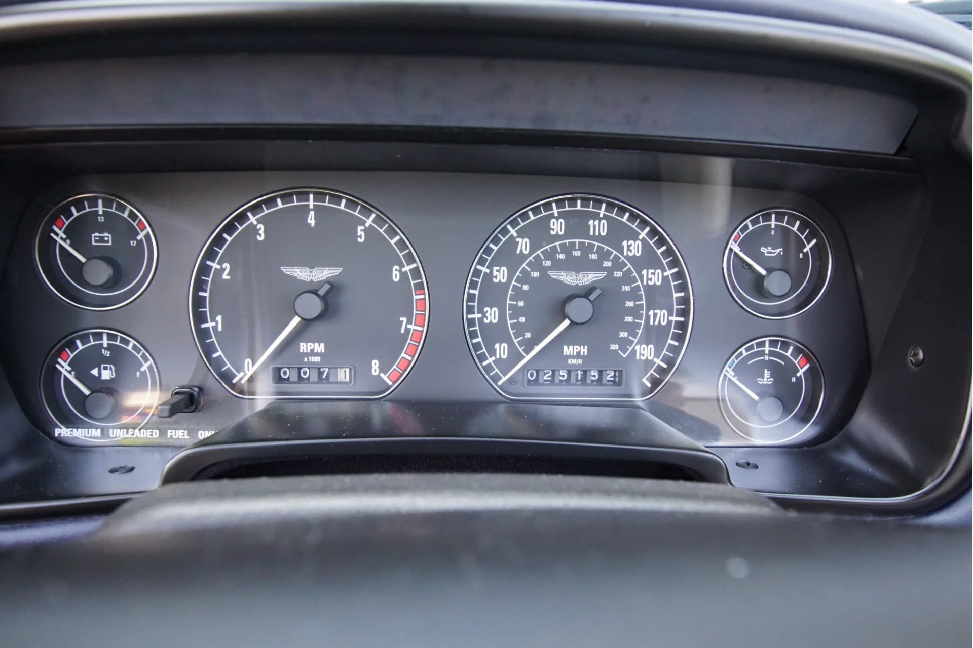 2000 Aston Martin DB7 Vantage Volante, 28/30