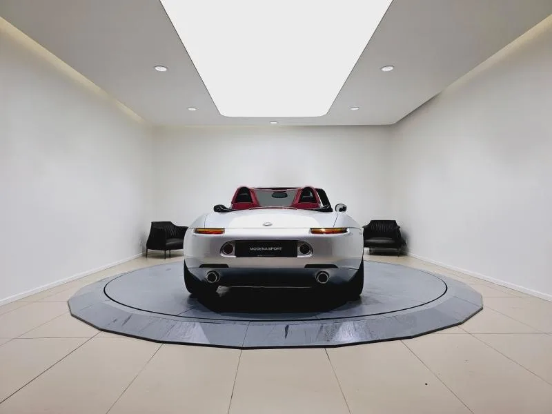 2000 BMW Z8, 8/20