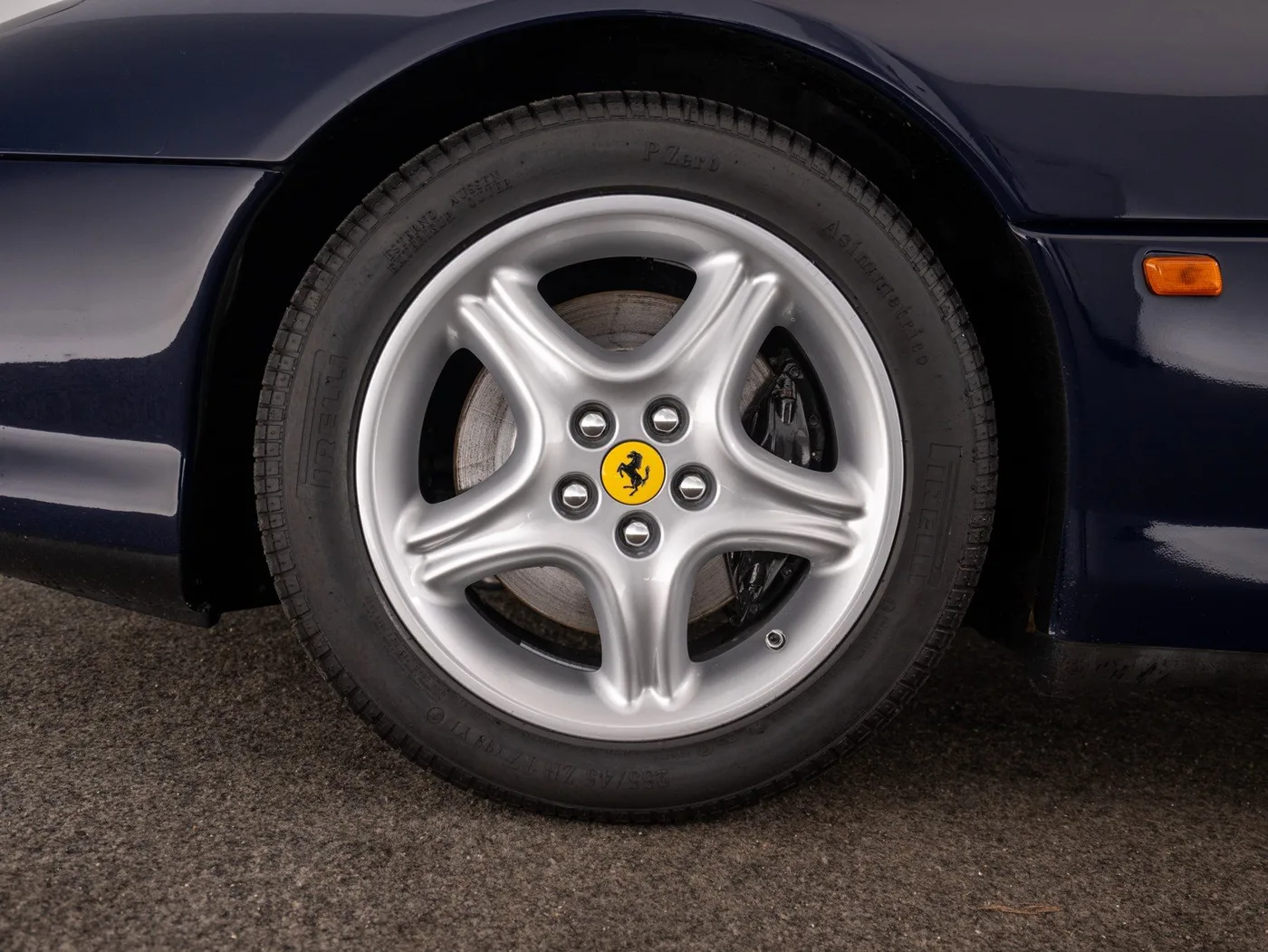 2000 Ferrari 456M GT offered by a specialist dealer in Singen, Germany, photo 9 of 25
