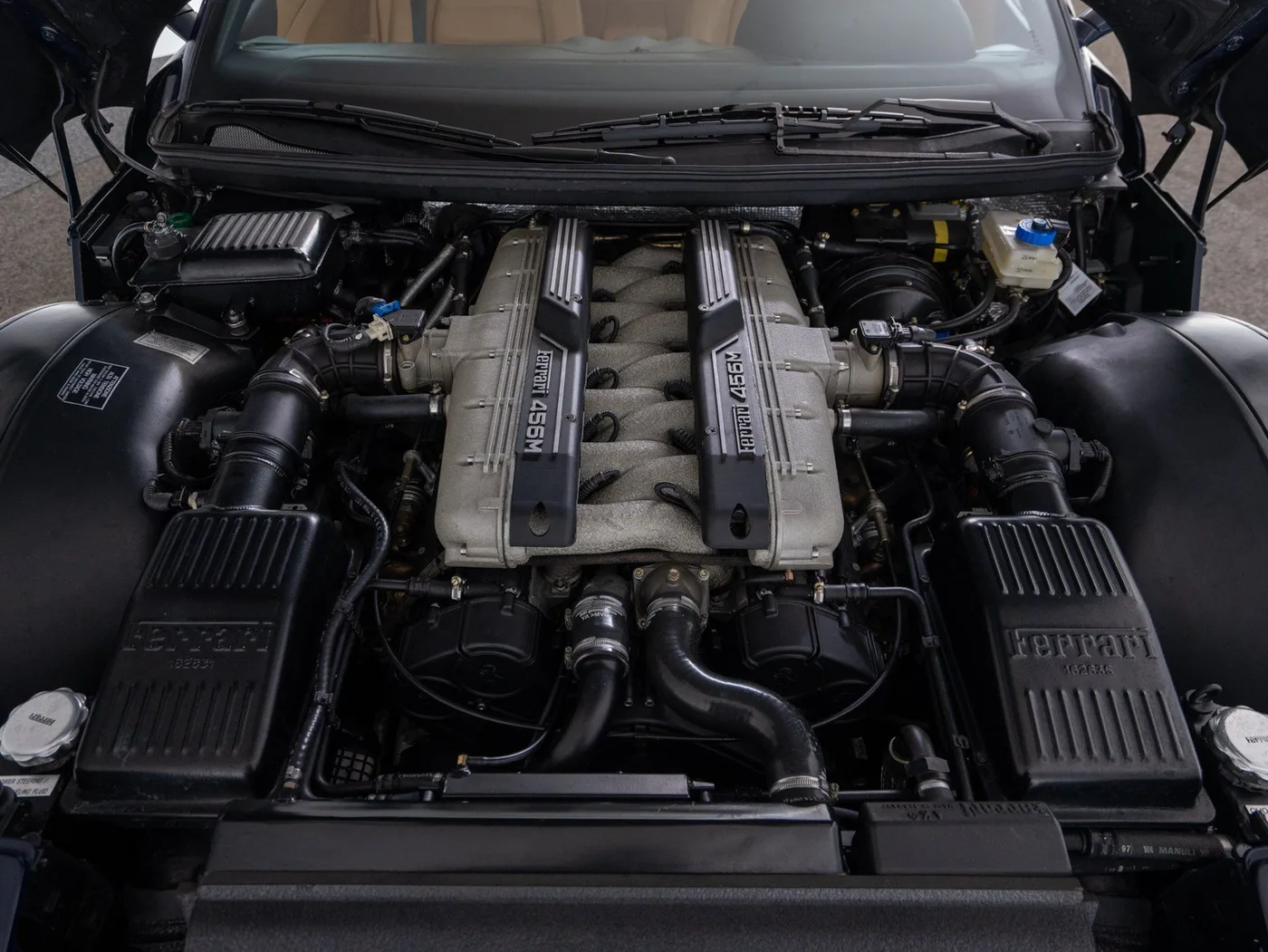 2000 Ferrari 456M GT offered by a specialist dealer in Singen, Germany, photo 17 of 25