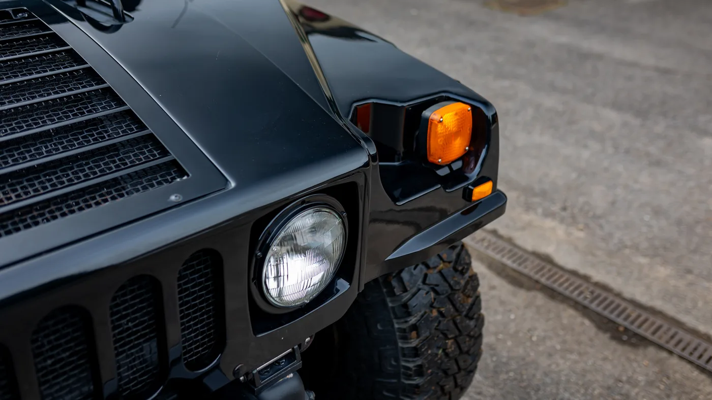 2000 Hummer H1 offered by a specialist dealer in Sunningdale, United Kingdom, photo 10 of 10