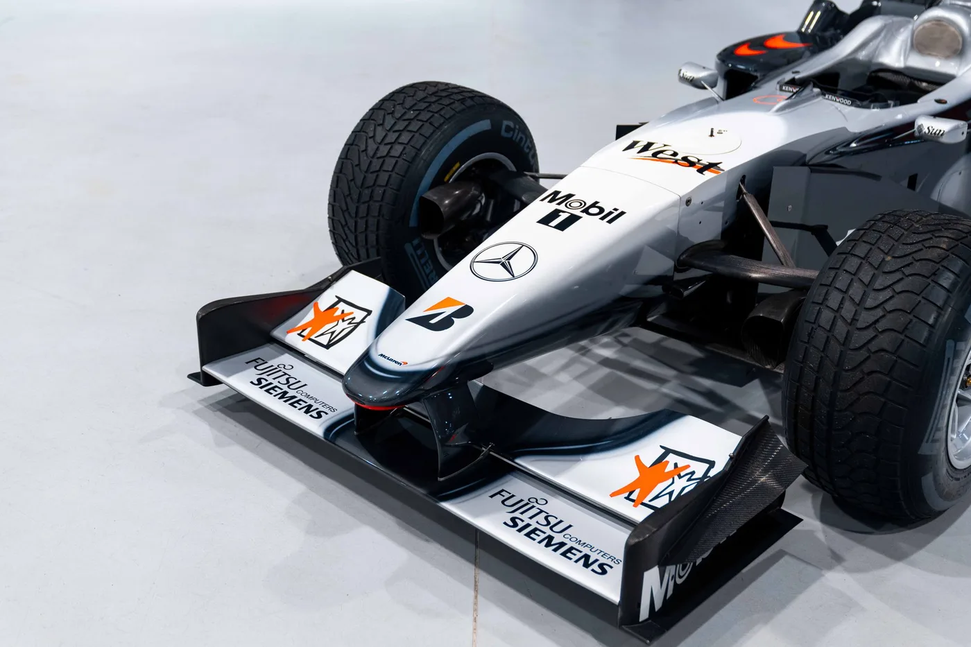 2000 McLaren MP4/15A offered by a collector car specialist in London, United Kingdom, photo 4 of 25