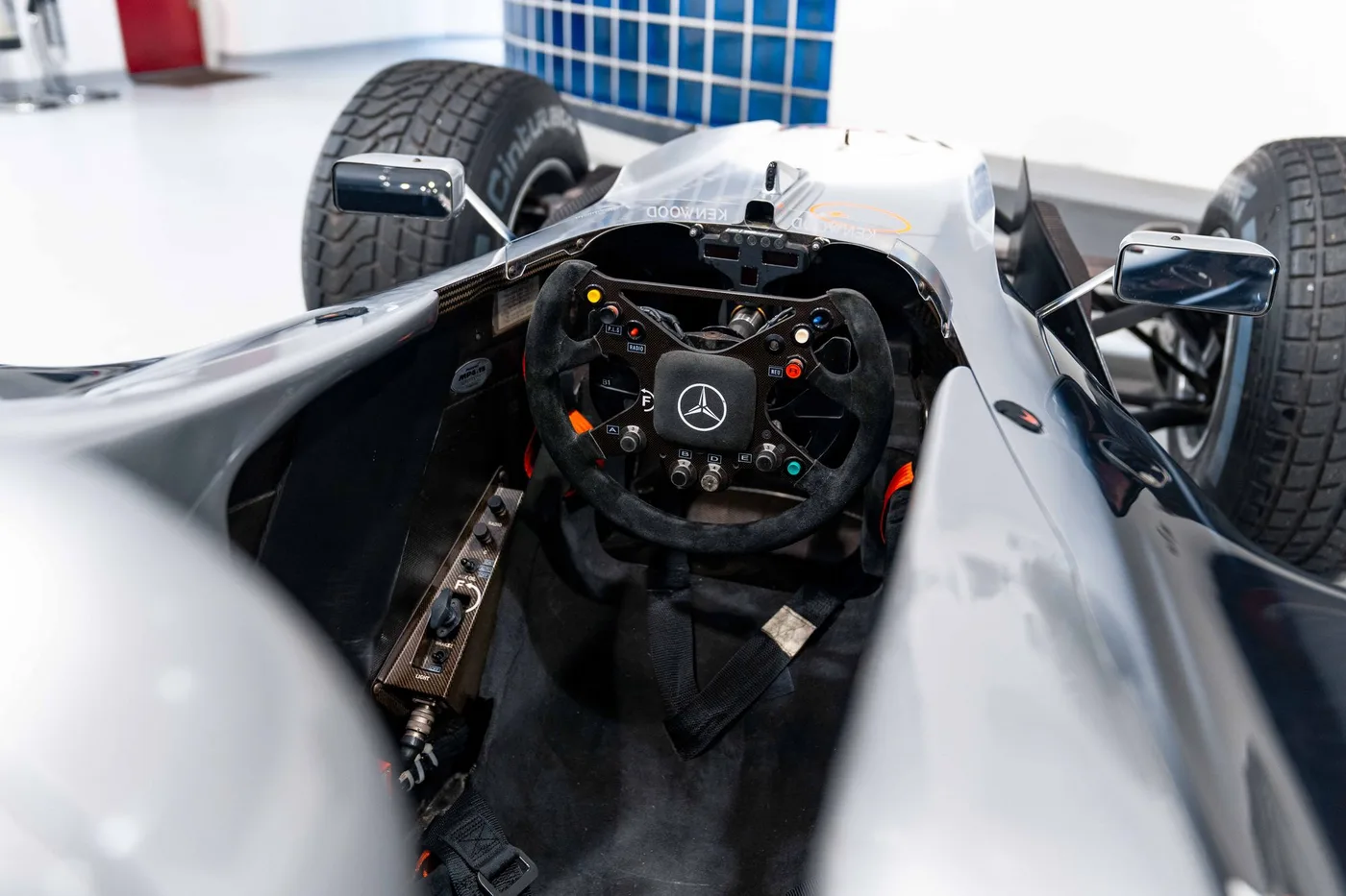 2000 McLaren MP4/15A offered by a collector car specialist in London, United Kingdom, photo 20 of 25