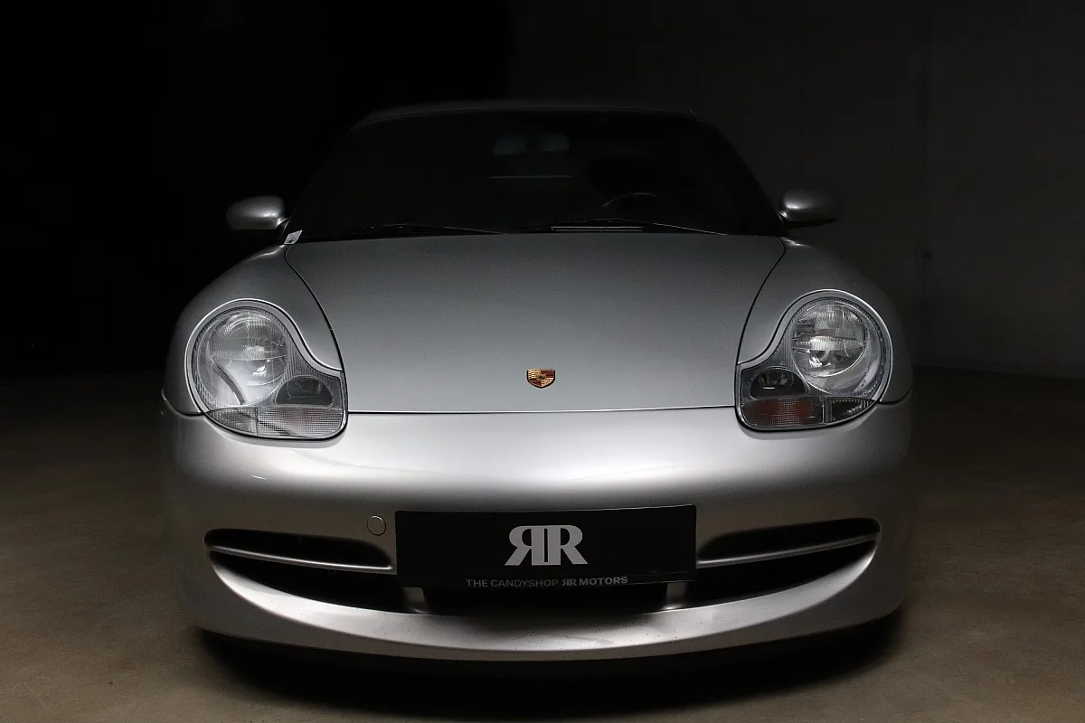 2000 Porsche 911 GT3 series 2 offered by a specialist dealer in Unterweitersdorf, Austria, photo 8 of 15