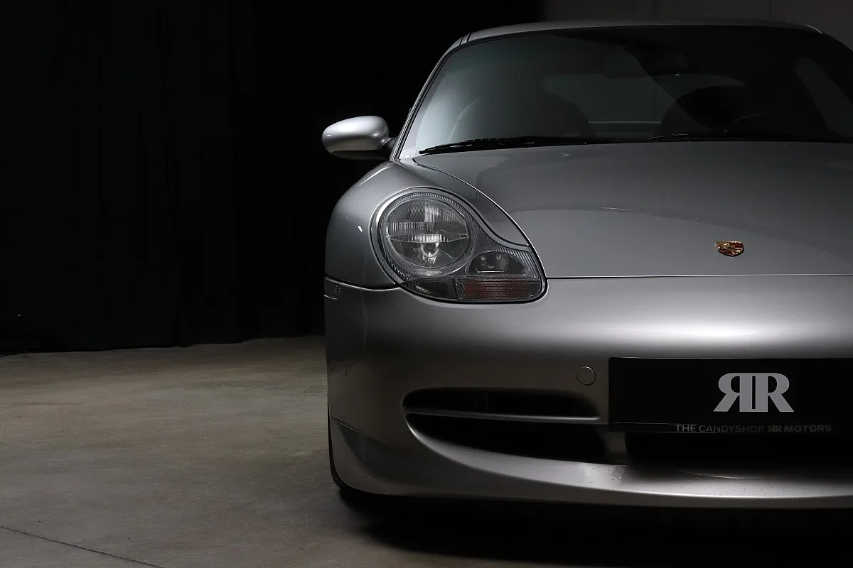 2000 Porsche 911 GT3 series 2 offered by a specialist dealer in Unterweitersdorf, Austria, photo 11 of 15