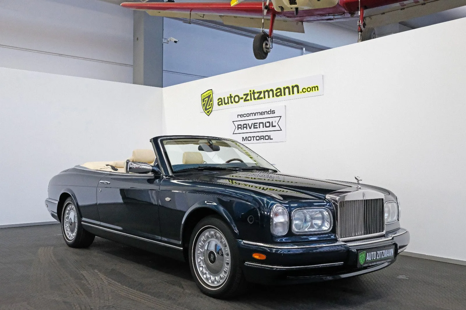 2000 Rolls-Royce Corniche V offered by a specialist dealer in Nuremberg, Germany, main photo