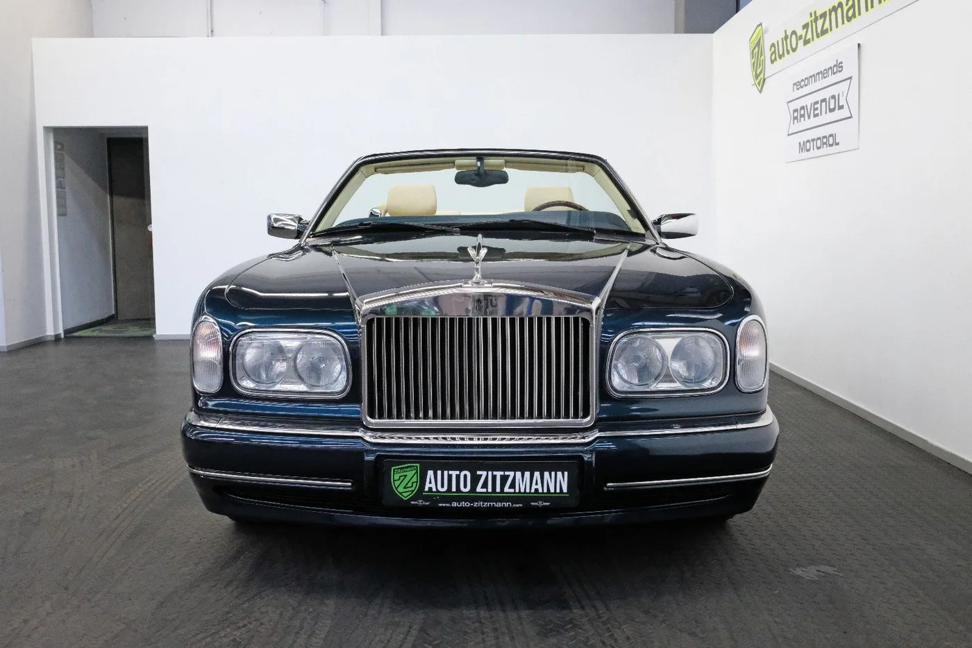 2000 Rolls-Royce Corniche V offered by a specialist dealer in Nuremberg, Germany, photo 7 of 15