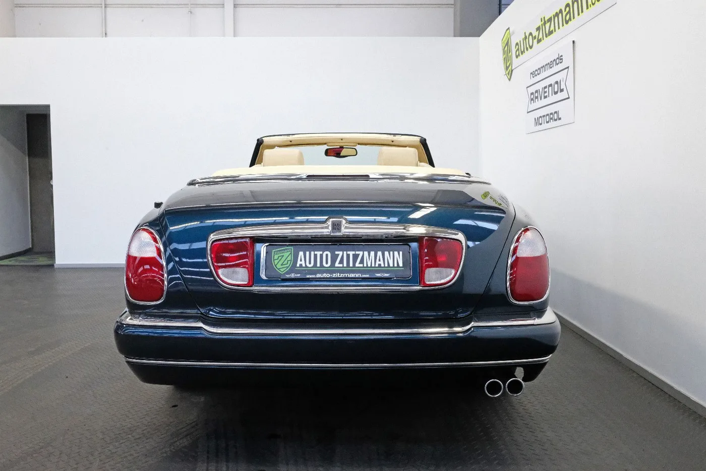 2000 Rolls-Royce Corniche V offered by a specialist dealer in Nuremberg, Germany, photo 8 of 15