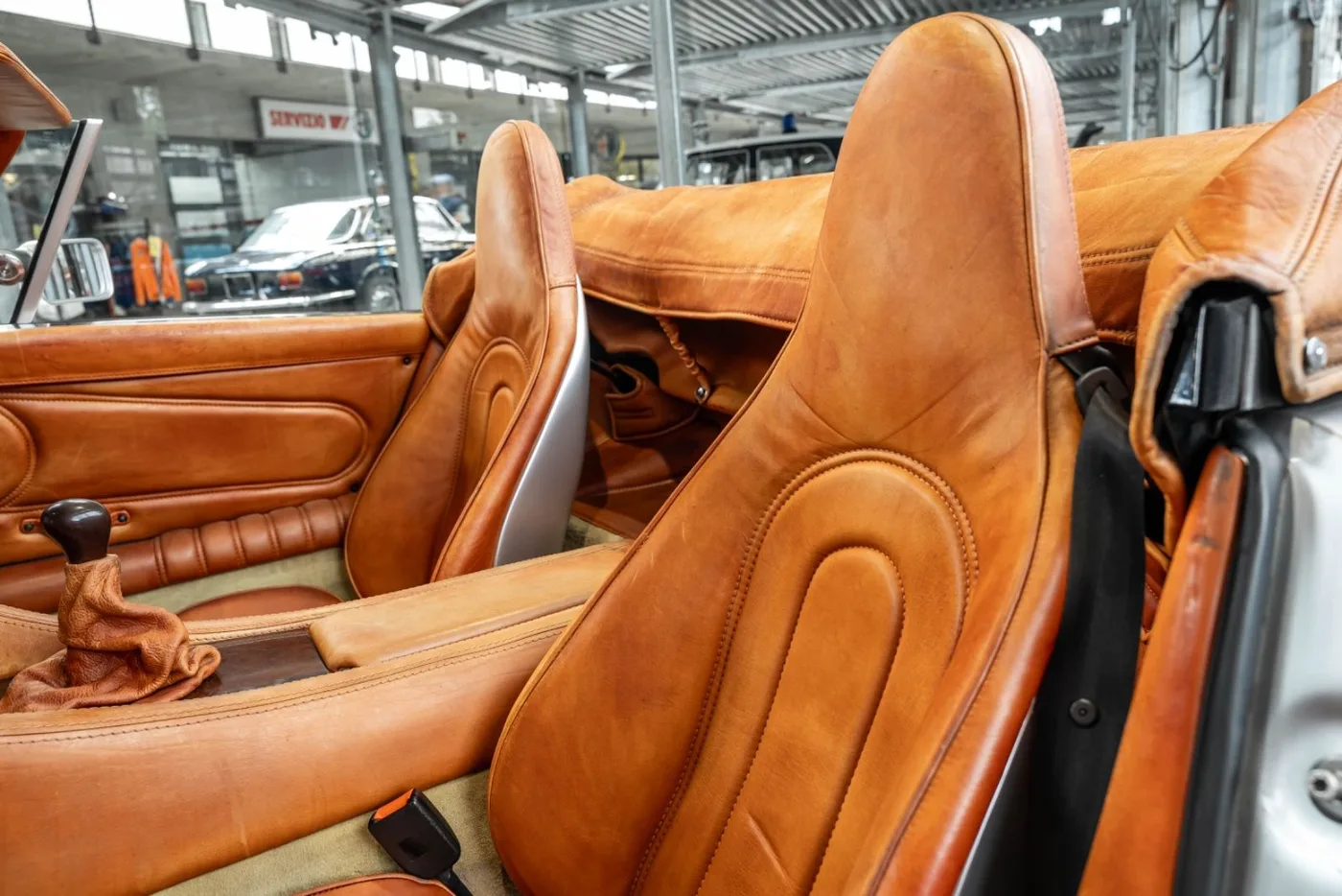 2000 Wiesmann MF3 Roadster offered by a specialist dealer in Neuss, Germany, photo 12 of 25