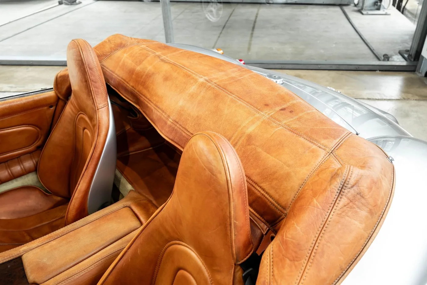 2000 Wiesmann MF3 Roadster offered by a specialist dealer in Neuss, Germany, photo 13 of 25