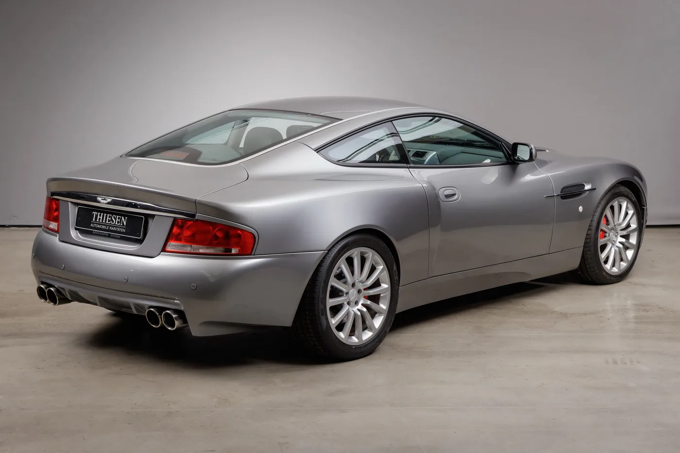 2001 Aston Martin V12 Vanquish, 9/29