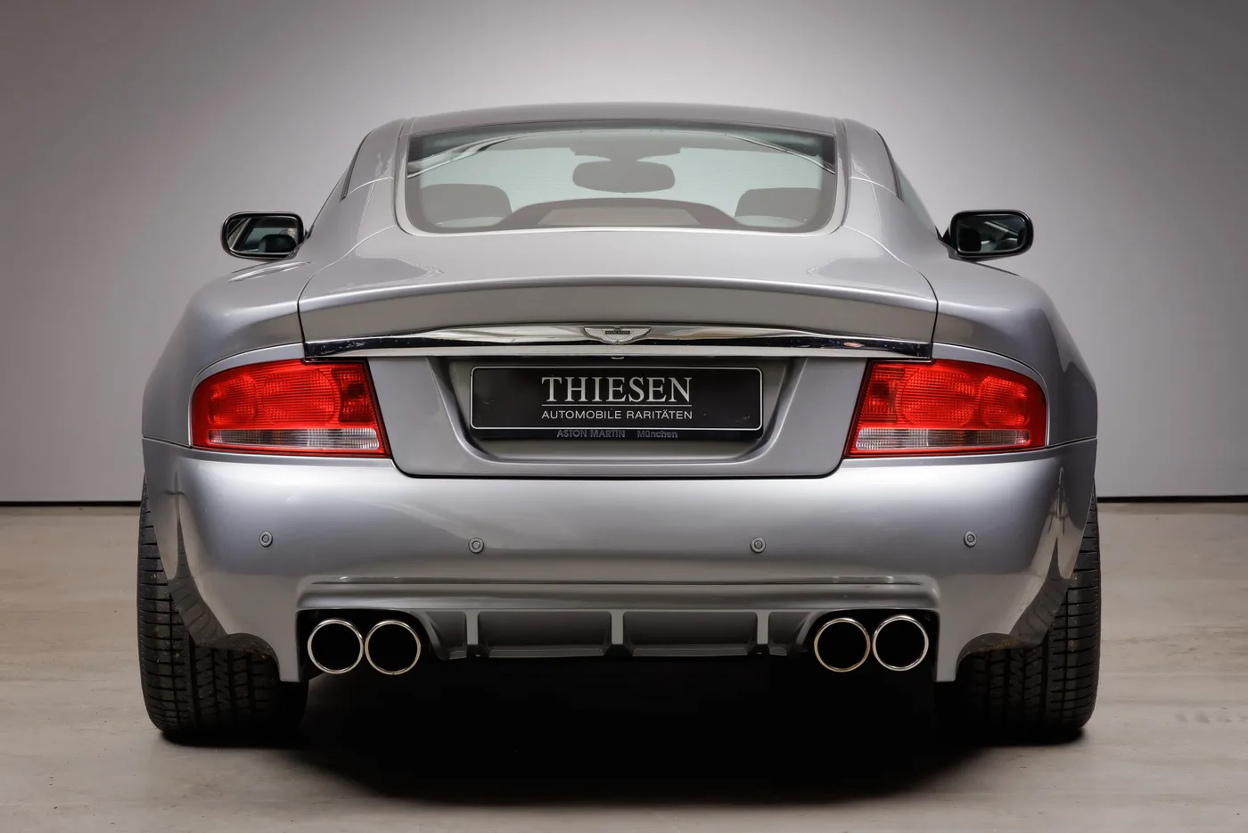 2001 Aston Martin V12 Vanquish, 11/29