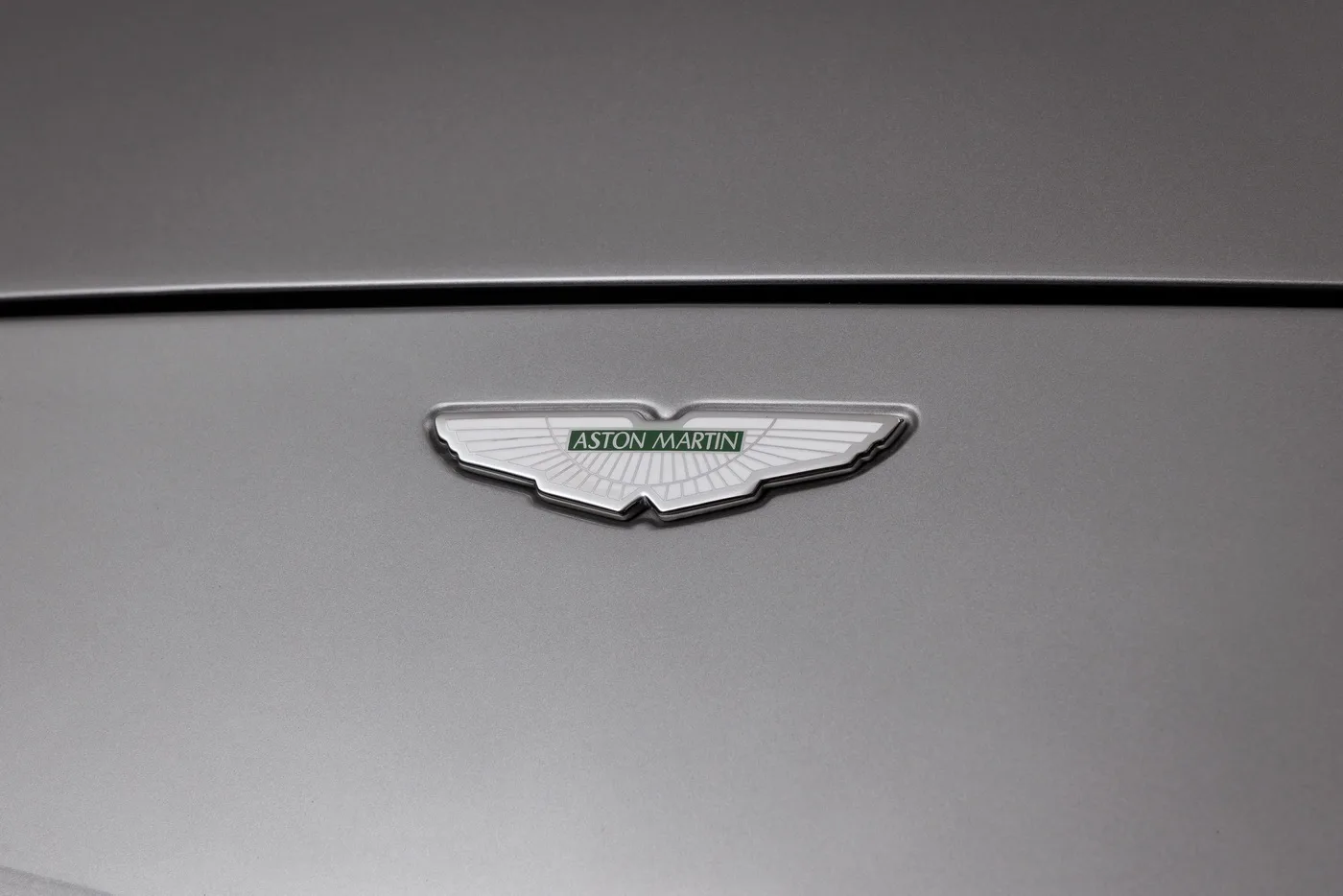 2001 Aston Martin V12 Vanquish, 12/29