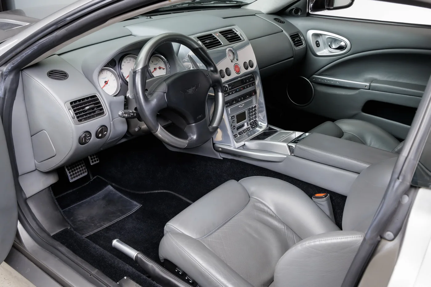 2001 Aston Martin V12 Vanquish, 18/29