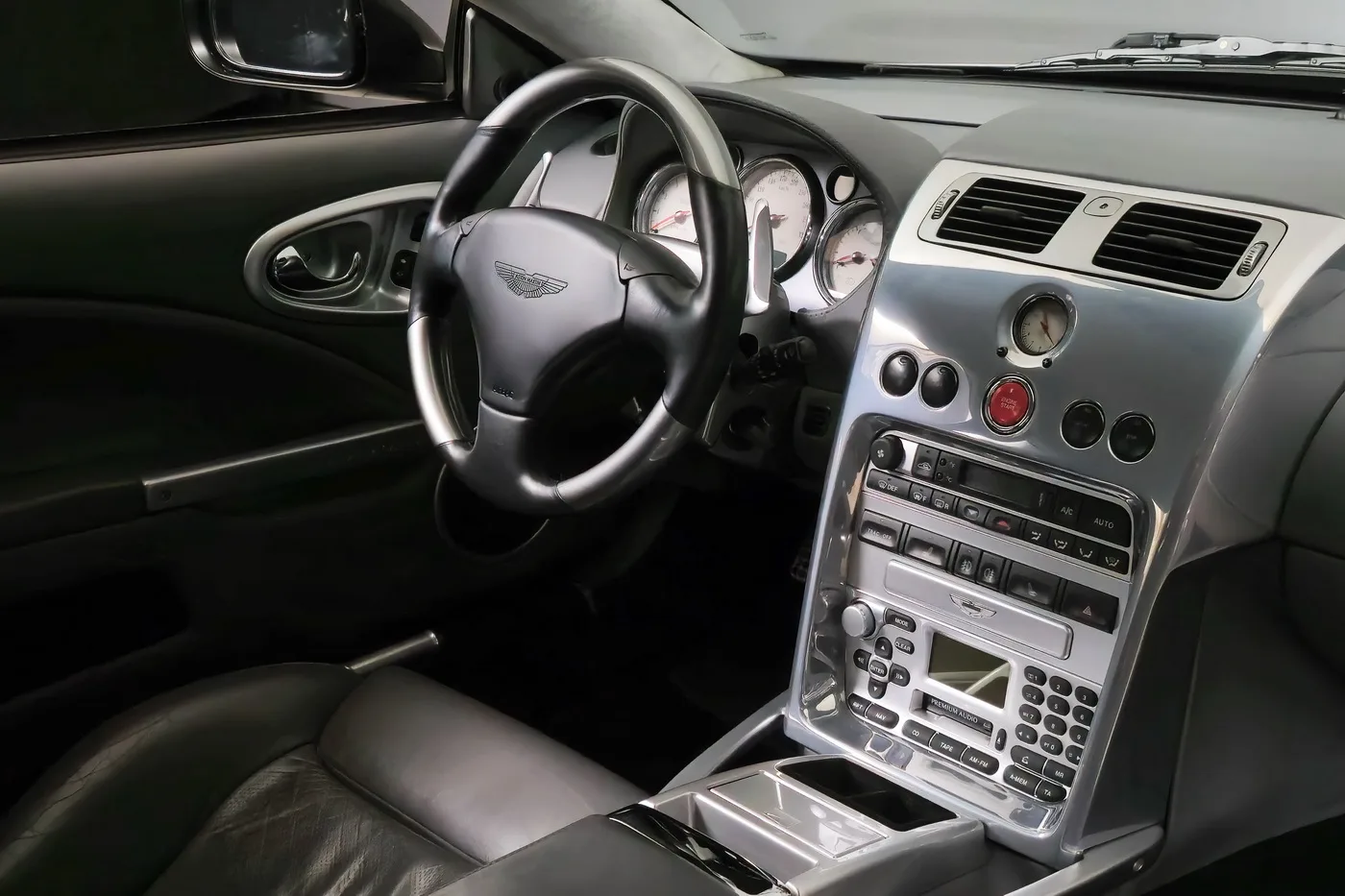 2001 Aston Martin V12 Vanquish, 24/29