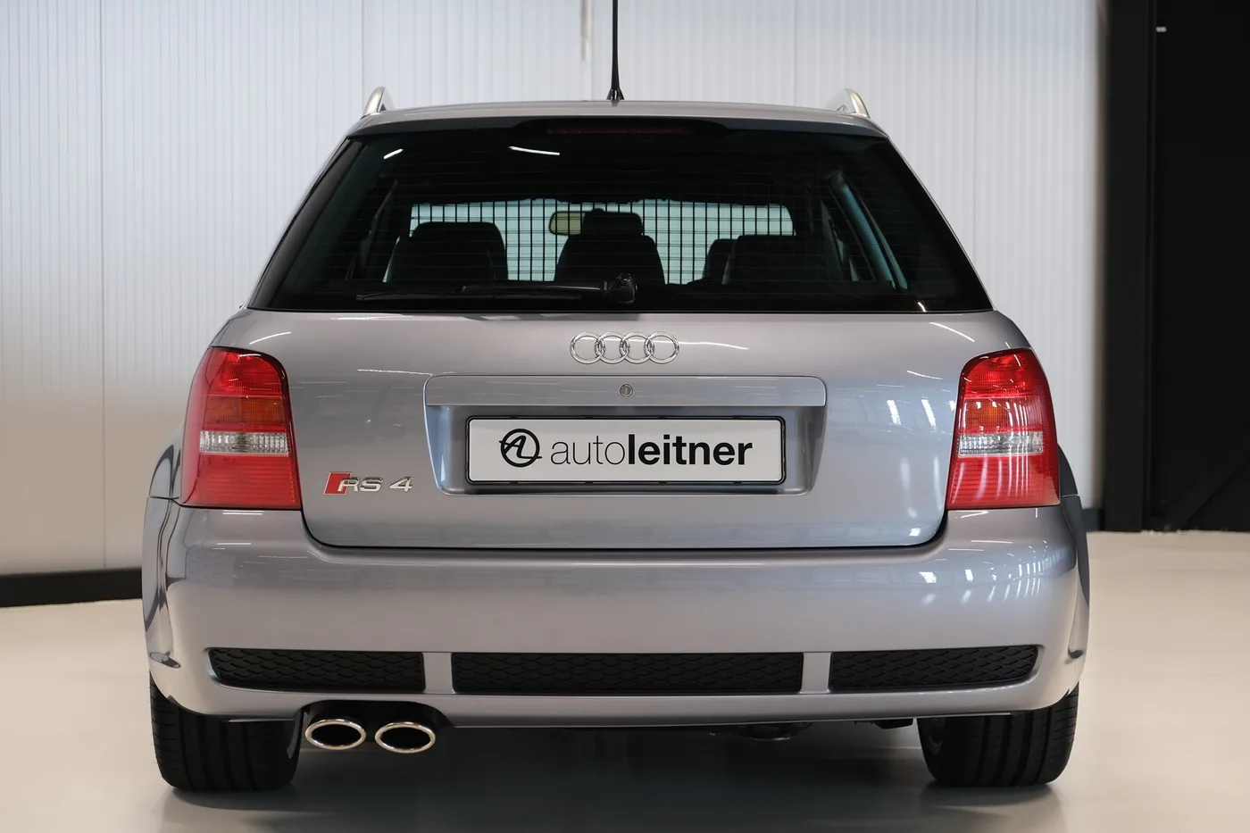 2001 Audi RS4 Avant offered by a collector car dealer in Alkmaar, Netherlands, photo 17 of 25