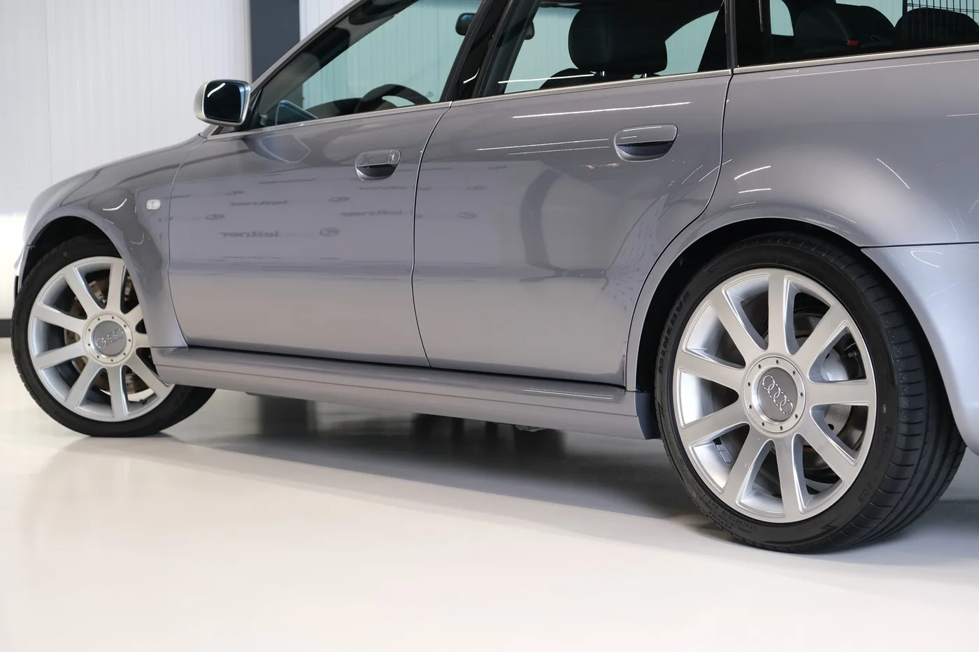 2001 Audi RS4 Avant offered by a collector car dealer in Alkmaar, Netherlands, photo 21 of 25