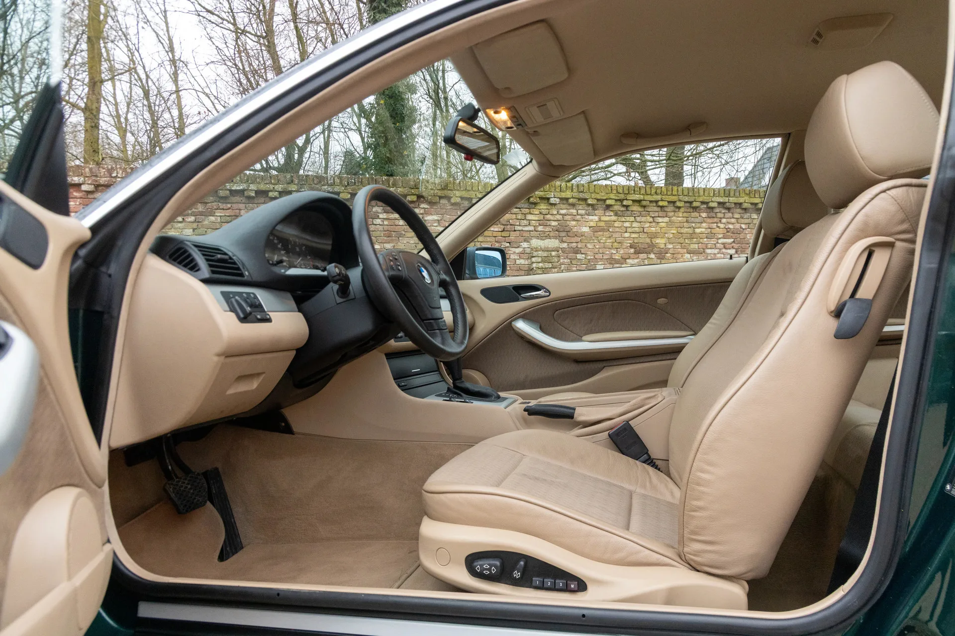 2001 BMW 3 Series 323Ci Coupé, 26/30