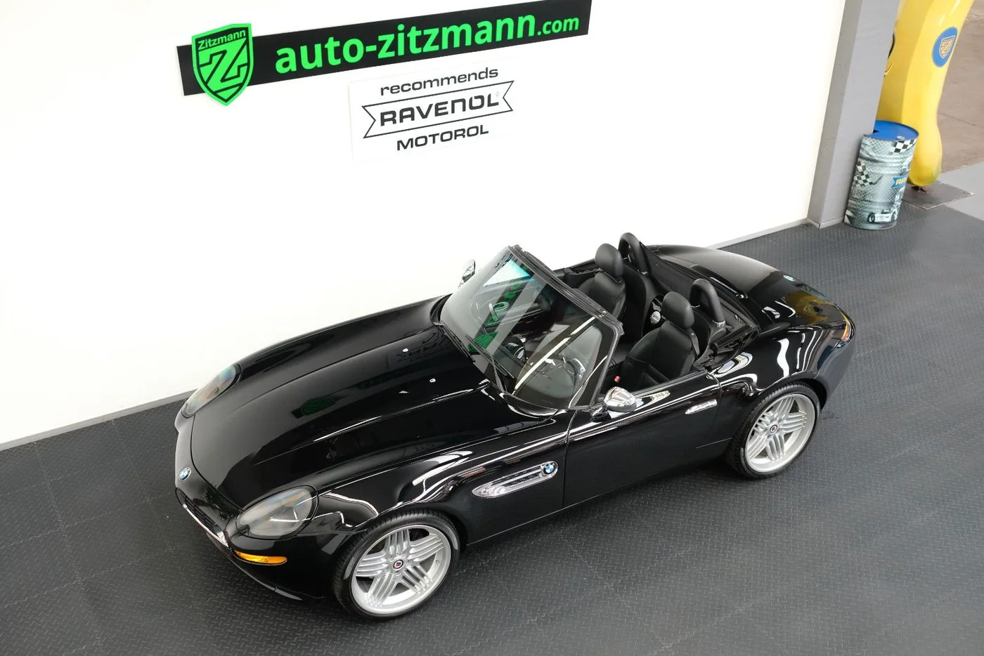 2001 BMW Z8 offered by a specialist dealer in Nuremberg, Germany, photo 10 of 15