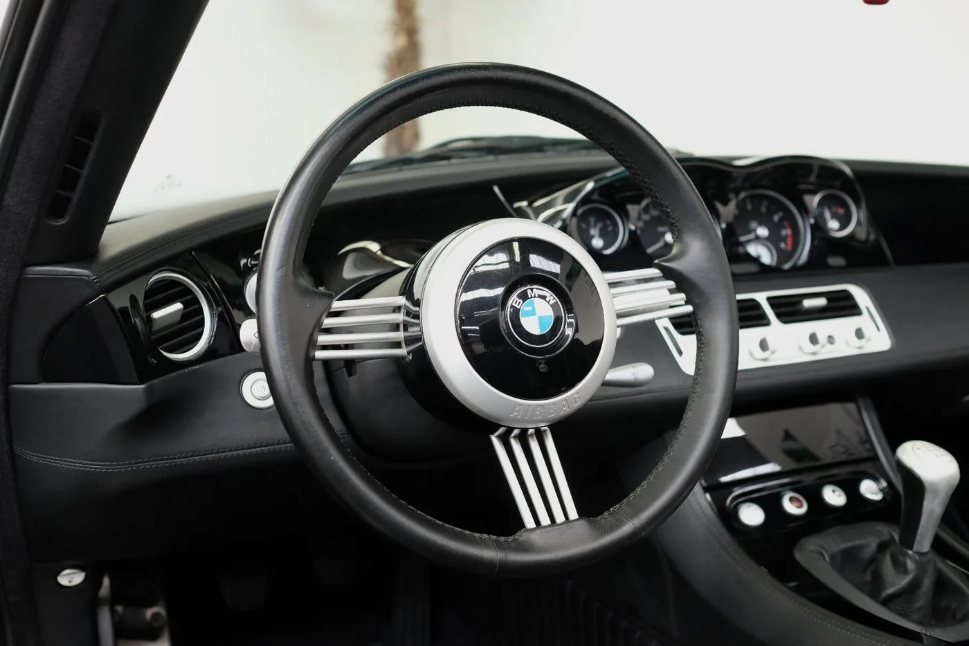 2001 BMW Z8 offered by a specialist dealer in Nuremberg, Germany, photo 15 of 15