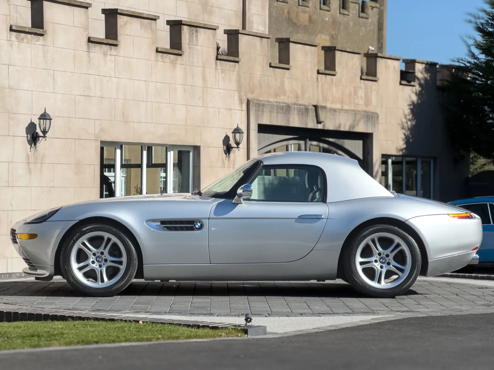 2001 BMW Z8, 5/6
