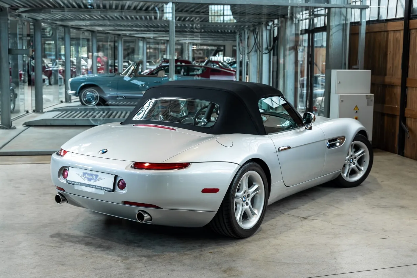 2001 BMW Z8 Roadster angeboten von einem Fachhändler in Neuss, Deutschland, Foto 4 von 10