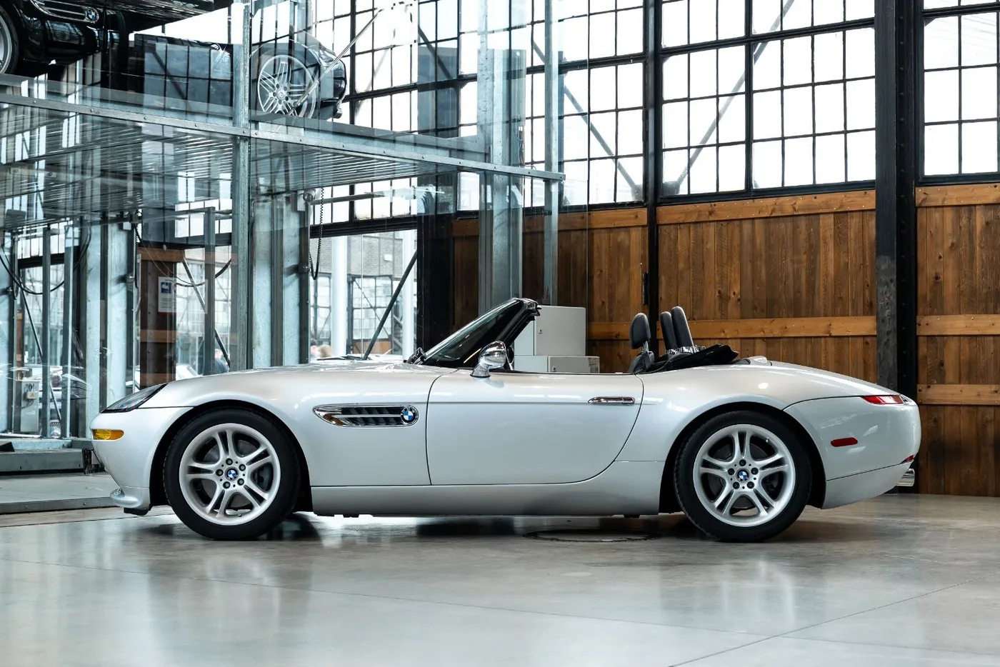 2001 BMW Z8 Roadster angeboten von einem Fachhändler in Neuss, Deutschland, Foto 7 von 10