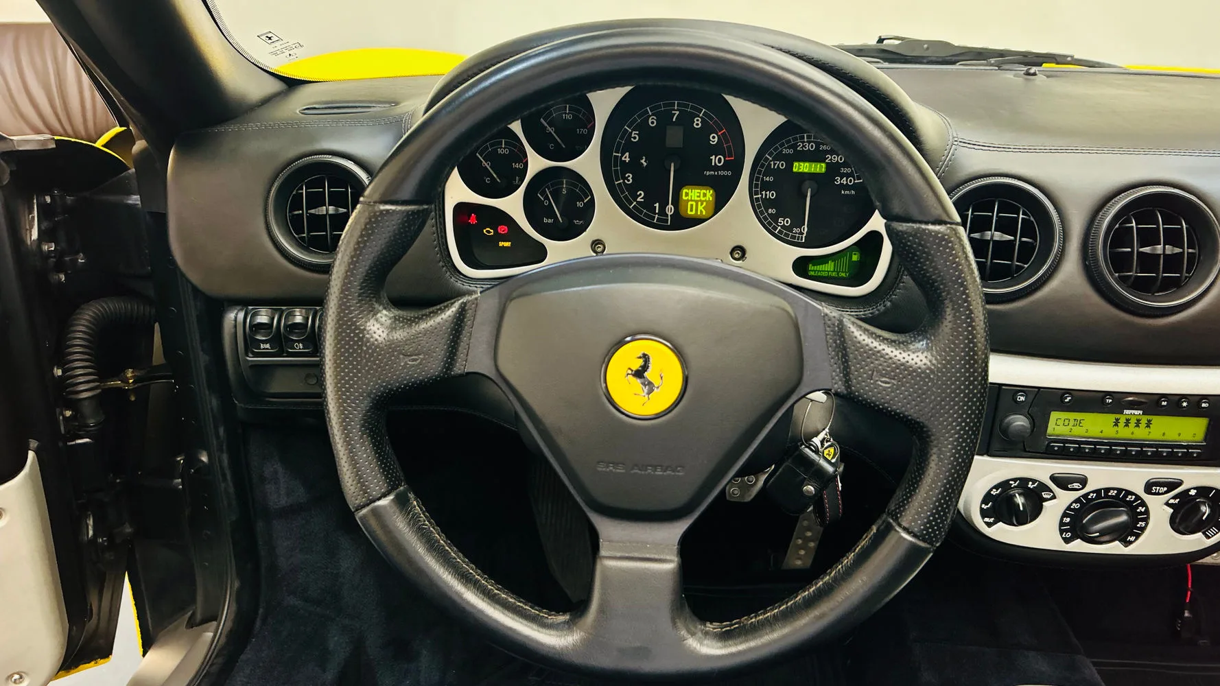 2001 Ferrari 360 Spider, 7/30