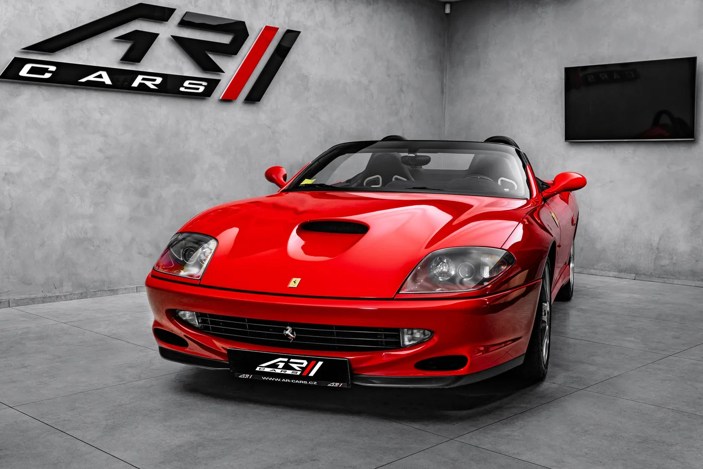 2001 Ferrari 550 Barchetta Pininfarina offered by a specialist dealer in Ostrava, Czechia, photo 2 of 15
