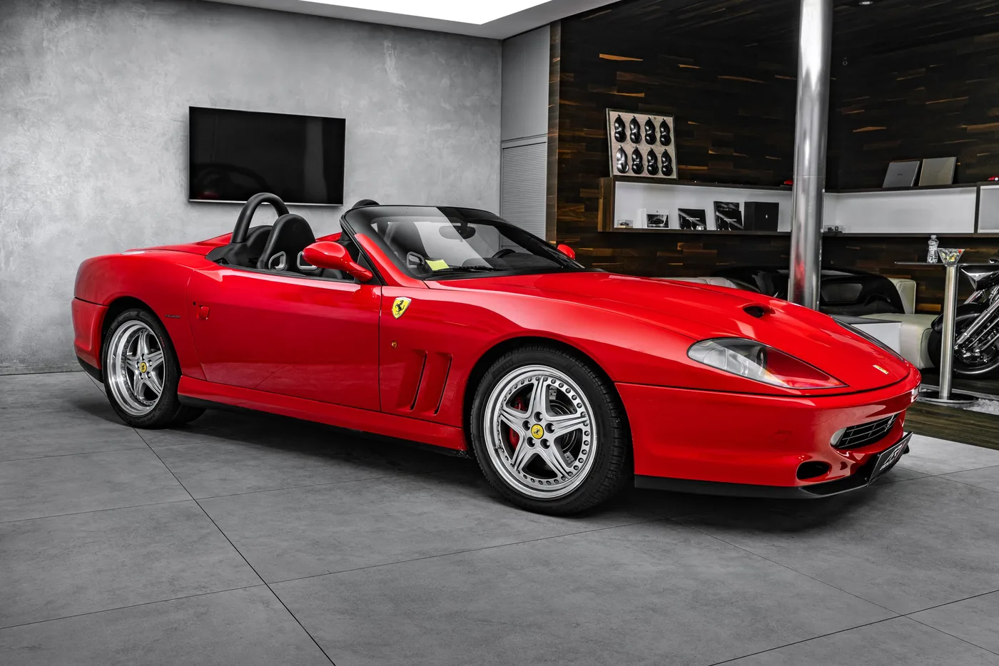 2001 Ferrari 550 Barchetta Pininfarina offered by a specialist dealer in Ostrava, Czechia, photo 4 of 15