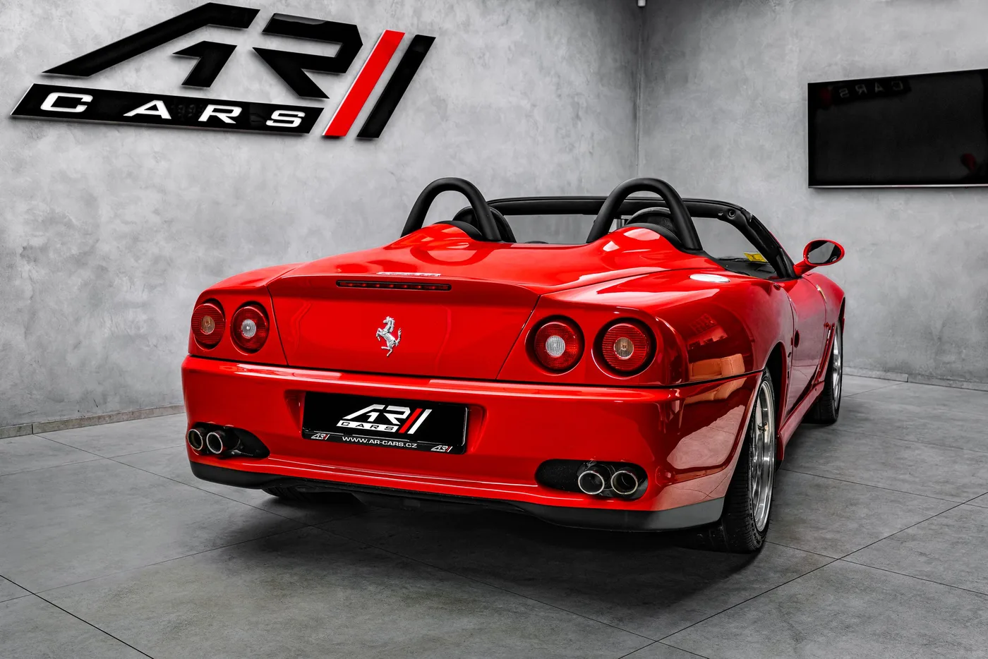 2001 Ferrari 550 Barchetta Pininfarina offered by a specialist dealer in Ostrava, Czechia, photo 5 of 15