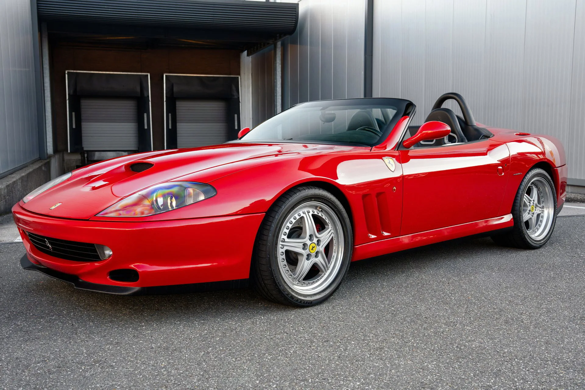 2001 Ferrari 550 Barchetta Pininfarina angeboten von einem Supersportwagenhändler in Woerden, Niederlande, Hauptfoto