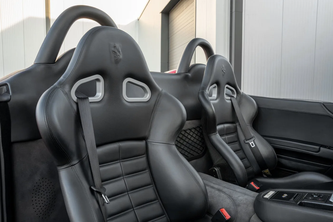 2001 Ferrari 550 Barchetta Pininfarina offered by a supercar dealer in Woerden, Netherlands, photo 4 of 25