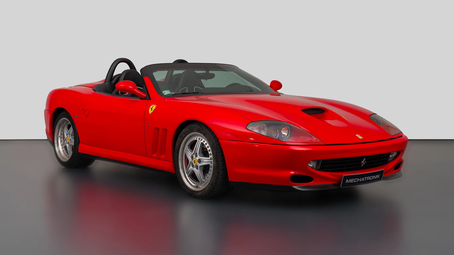 2001 Ferrari 550 Barchetta Pininfarina proposée par un concessionnaire spécialisé à Pleidelsheim, Allemagne, photo principale
